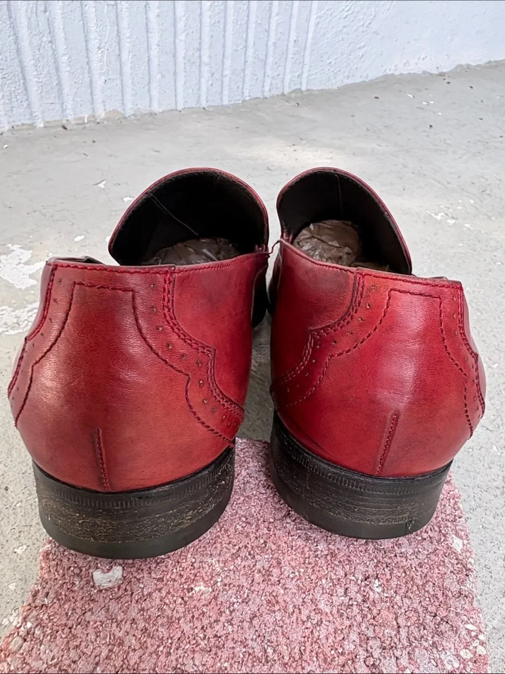 Vintage Gucci wing tip loafers